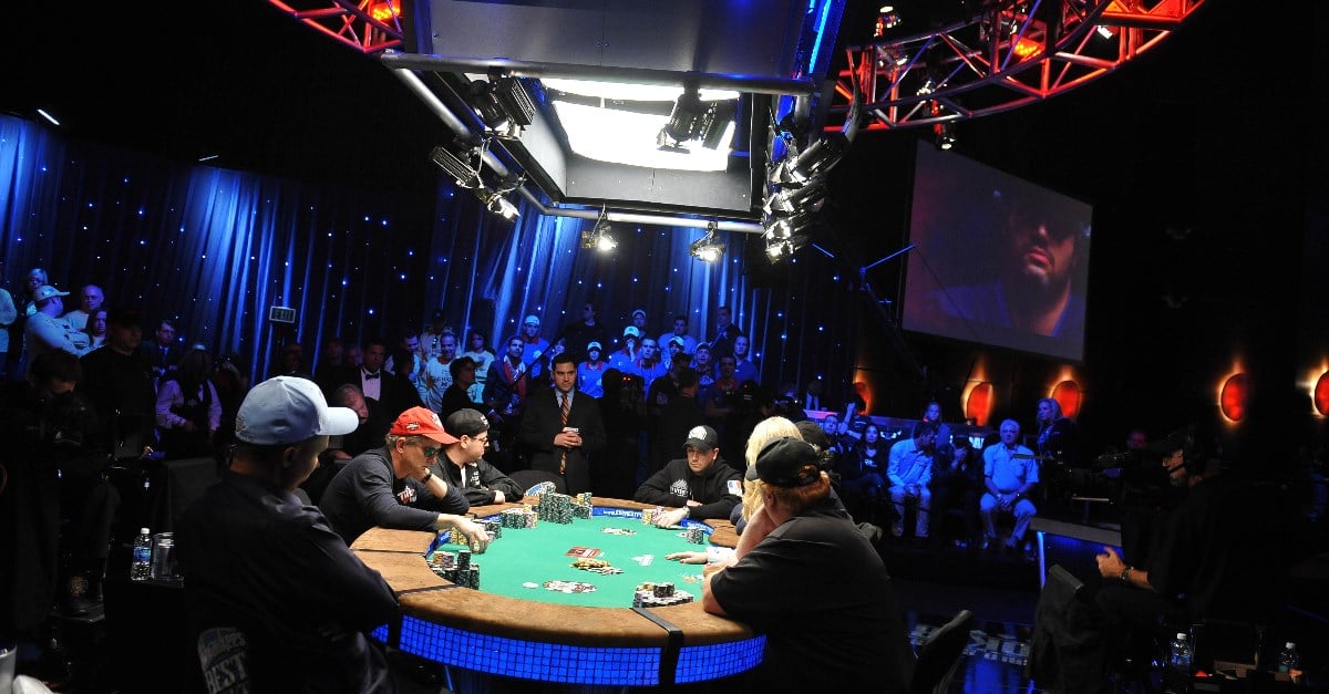 Hướng dẫn giải đấu Poker vệ tinh